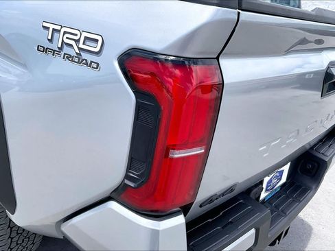 Used 2024 Toyota Tacoma TRD Off-Road AWD/4WD image 32