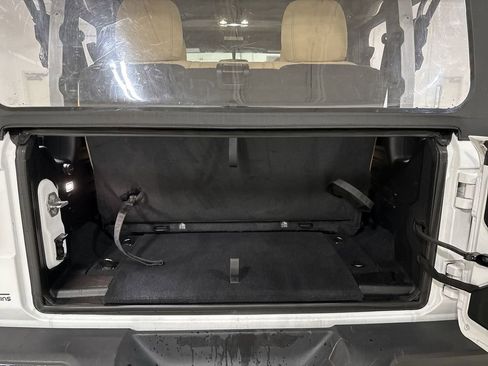 Used 2021 Jeep Wrangler Sport AWD/4WD image 23