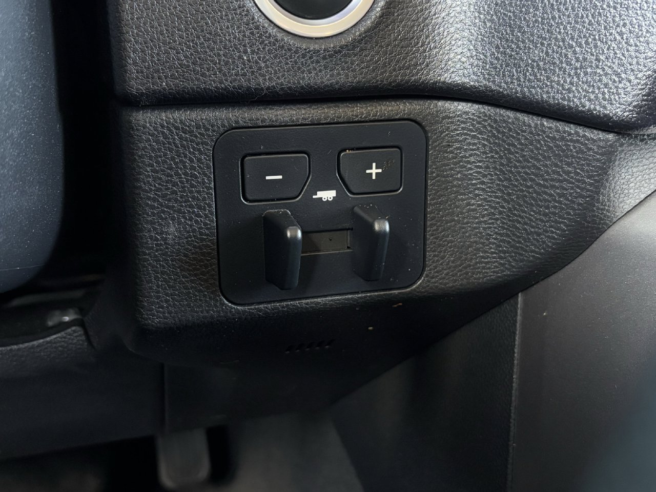 Used 2022 Toyota Tundra SR5 AWD/4WD image 19