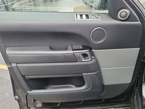 Used 2018 Land Rover Range Rover Sport HSE image 24