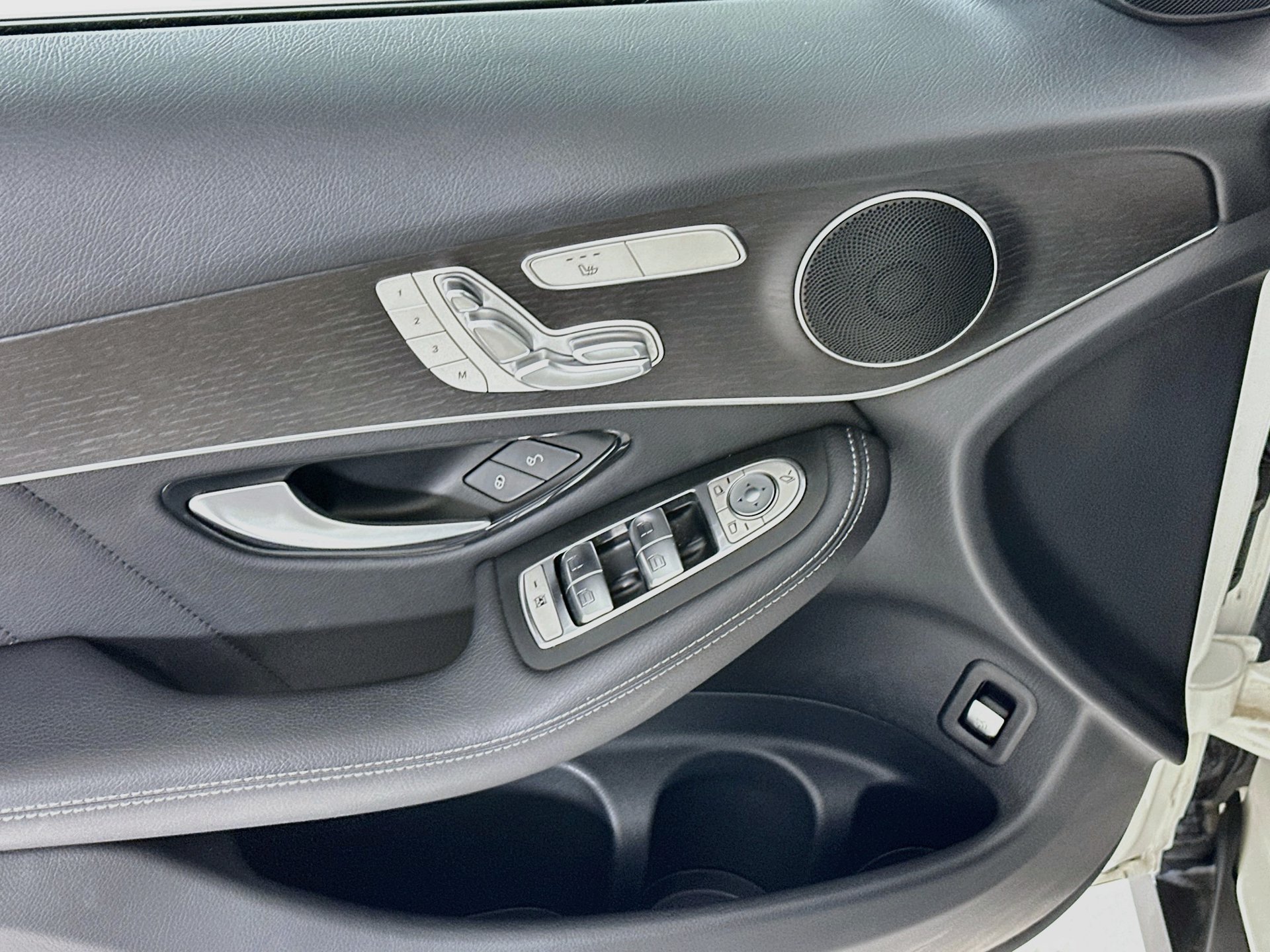 Used 2022 Mercedes-Benz GLC 300 image 18