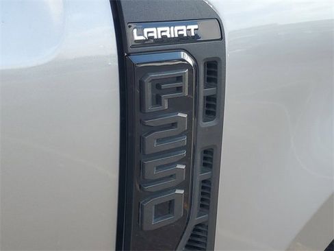 Used 2023 Ford F250 Lariat w/ Lariat Ultimate Package image 6