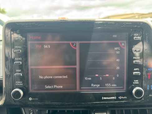 Used 2019 Toyota C-HR XLE FWD image 17