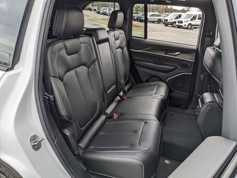 New 2026 Jeep Grand Cherokee Limited w/ Limited Altitude Package RWD image 44