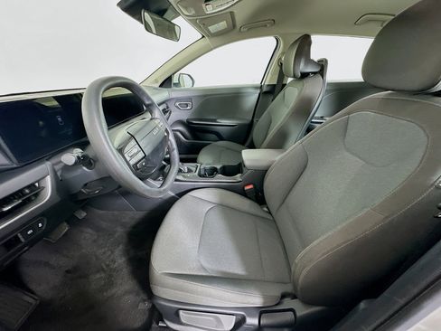 Used 2025 Kia K4 LXS image 13