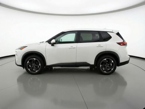 Used 2025 Nissan Rogue SV FWD image 5