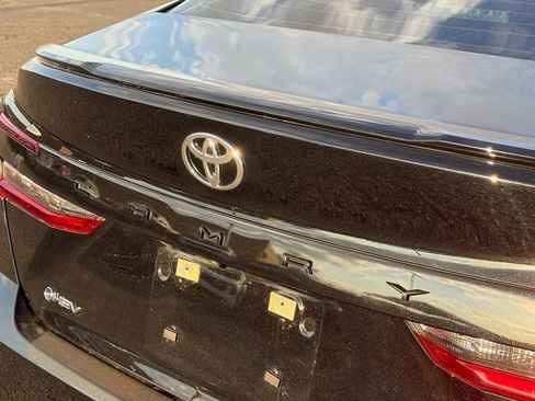 Used 2025 Toyota Camry SE w/ Convenience Package FWD image 8
