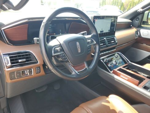 Used 2023 Lincoln Navigator L Reserve AWD/4WD image 13