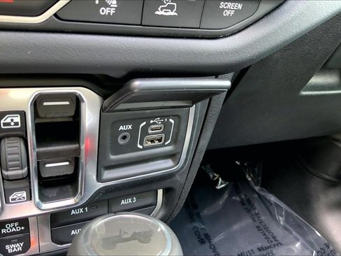 Used 2024 Jeep Wrangler Unlimited Rubicon 4xe AWD/4WD image 28