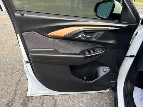 Used 2022 Chevrolet TrailBlazer ACTIV w/ Sun and Liftgate Package image 13