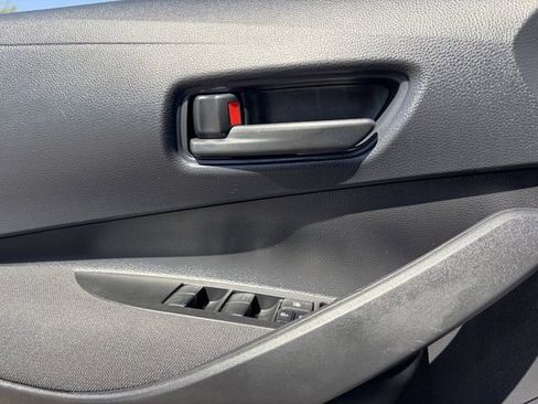 Used 2025 Toyota Corolla LE FWD image 21