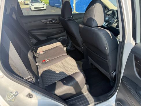 Used 2018 Nissan Rogue SV w/ Premium Package AWD/4WD image 23