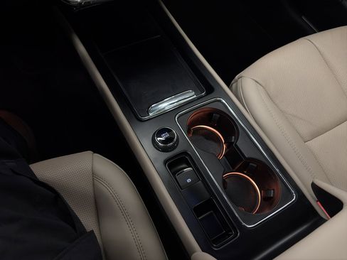 Used 2025 Lincoln Corsair Grand Touring w/ Equipment Group 301A image 27