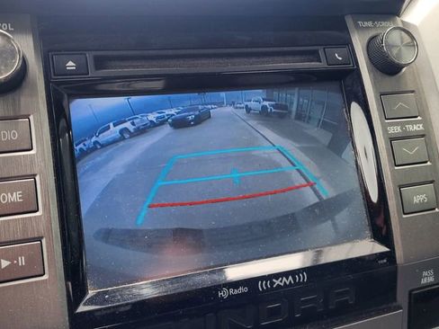 Used 2018 Toyota Tundra SR5 w/ SR5 Upgrade Package AWD/4WD image 25