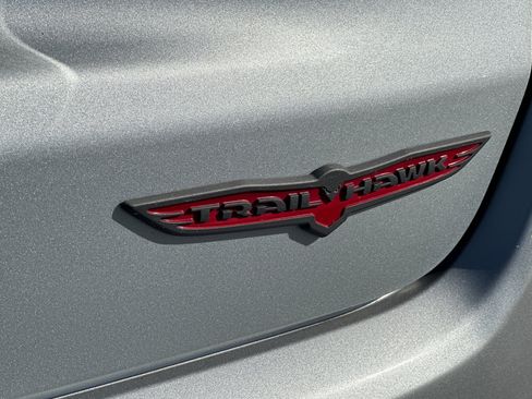 Used 2025 Jeep Compass Trailhawk AWD/4WD image 27