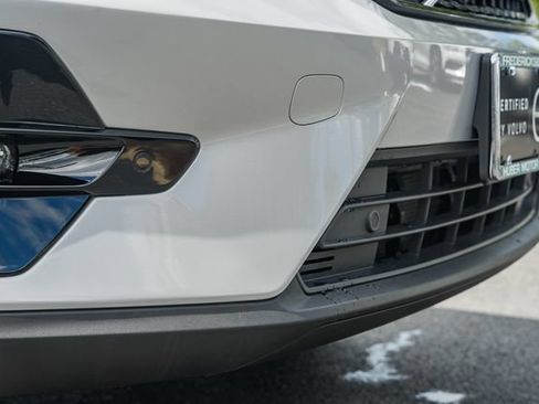 Certified 2023 Volvo XC40 B5 Ultimate w/ Protection Package Premier AWD/4WD image 17