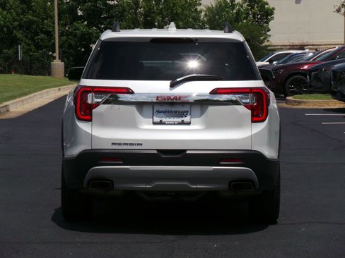 Used 2022 GMC Acadia SLT FWD image 22