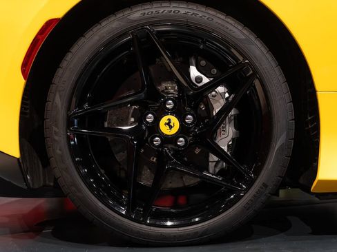 Certified 2023 Ferrari F8 Tributo RWD image 34