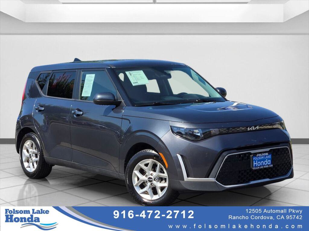 Used 2024 Kia Soul LX w/ Option Group 015 FWD image 1