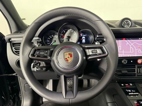 Certified 2025 Porsche Macan S image 34