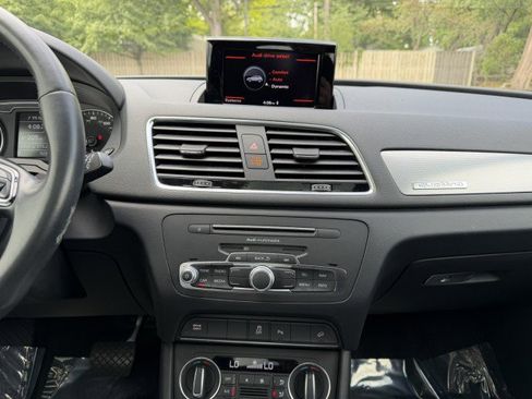 Used 2018 Audi Q3 2.0T Premium w/ Convenience Package AWD/4WD image 13