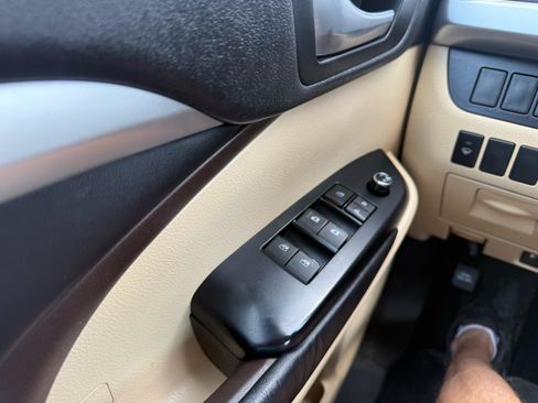 Used 2015 Toyota Highlander XLE AWD/4WD image 28