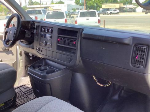 Used 2012 GMC Savana 2500 RWD image 34