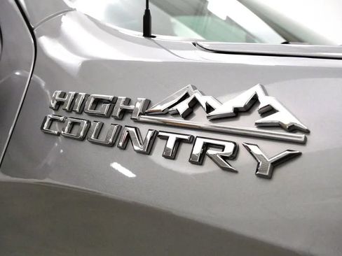 Used 2023 Chevrolet Silverado 1500 High Country w/ Technology Package AWD/4WD image 10