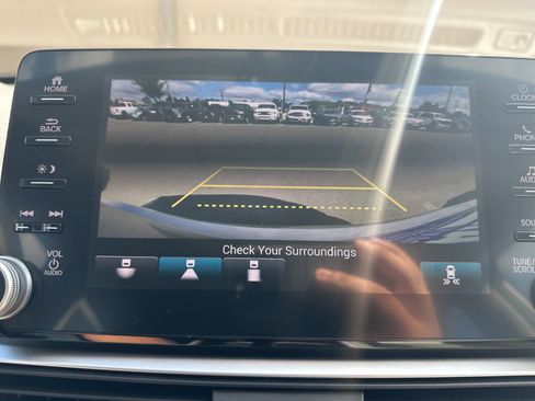 Used 2018 Honda Accord EX image 23