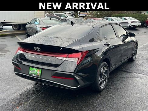 Certified 2025 Hyundai Elantra Sport image 4