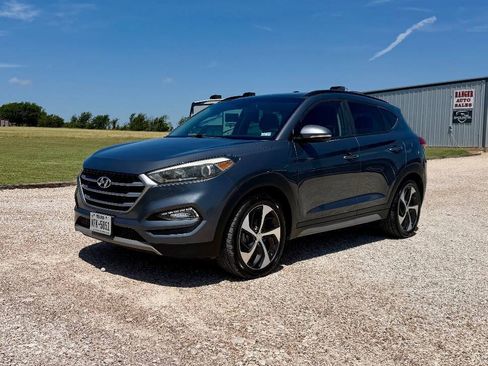 Used 2018 Hyundai Tucson Value FWD image 2