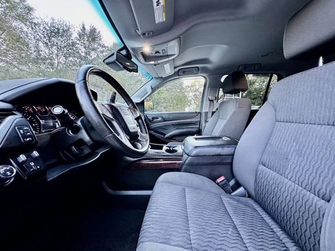 Used 2017 GMC Yukon SLE w/ SLE Value Package image 10