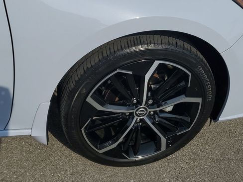 Used 2024 Nissan Altima 2.5 SR FWD image 6