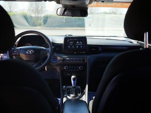Used 2019 Hyundai Veloster 2.0 image 18