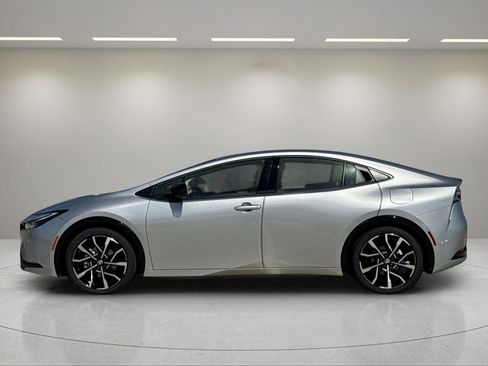 New 2027 Toyota Prius Plug-In Hybrid w/ Limited Premium Package FWD image 9