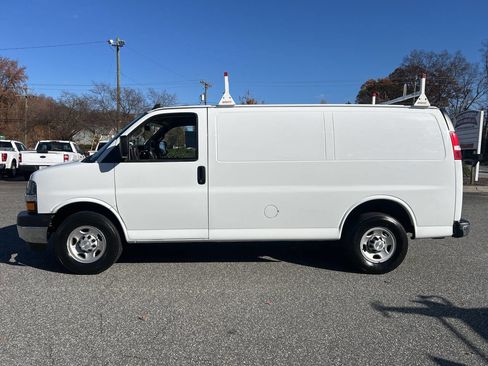 Used 2018 Chevrolet Express 2500 w/ Driver Convenience Package image 3