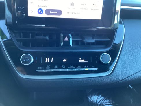 Certified 2023 Toyota Corolla LE image 32