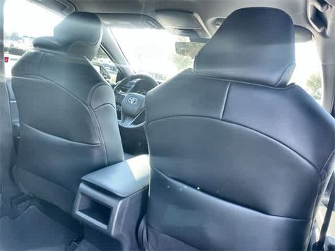 Used 2022 Toyota Camry SE image 13
