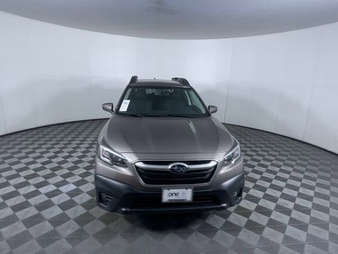 Used 2022 Subaru Outback Premium image 2
