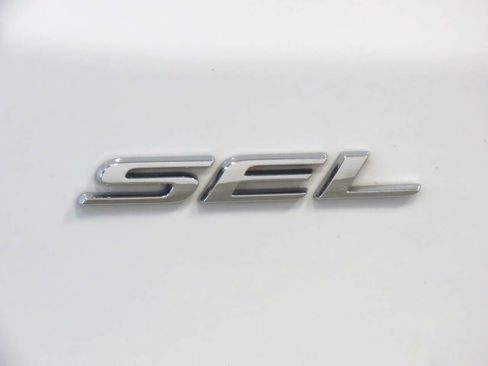 Used 2024 Ford Edge SEL AWD/4WD image 6