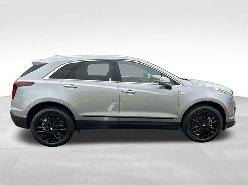 New 2026 Cadillac XT5 Luxury w/ LPO, ONYX Package FWD image 6