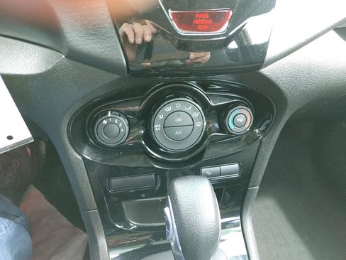 Used 2019 Ford Fiesta SE w/ Equipment Group 201A FWD image 12