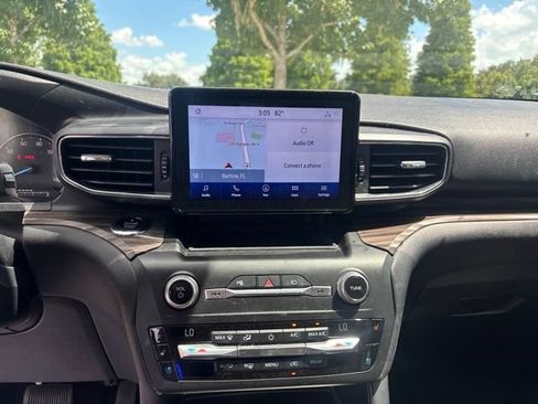 Used 2020 Ford Explorer Limited AWD/4WD image 12