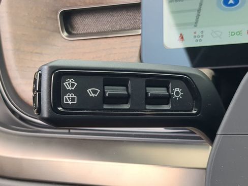 Used 2026 Rivian R1S Premium AWD/4WD image 27