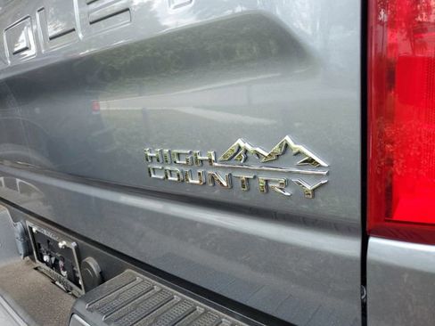 Used 2019 Chevrolet Silverado 1500 High Country w/ Z71 Off-Road Package AWD/4WD image 8