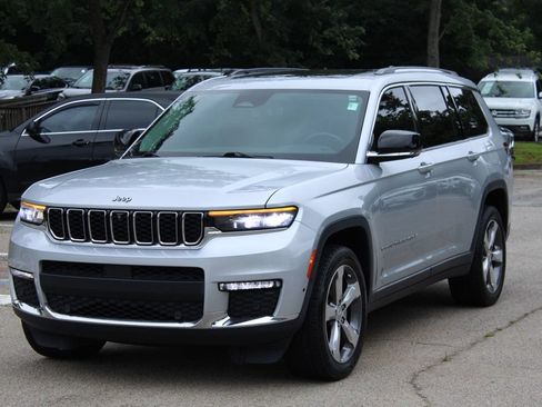 Used 2021 Jeep Grand Cherokee L Limited w/ Luxury Tech Group II AWD/4WD image 3