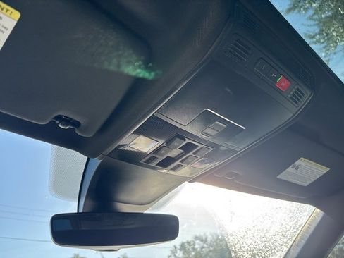 Used 2023 Volkswagen Tiguan SE R-Line image 14