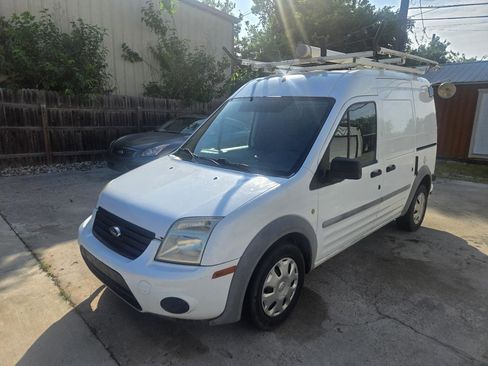 Used 2010 Ford Transit Connect XLT FWD image 2