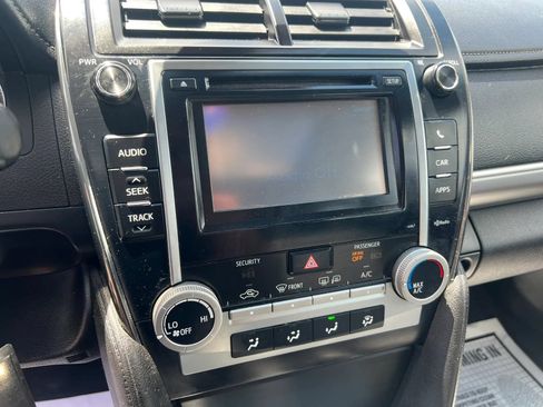 Used 2012 Toyota Camry SE FWD image 7