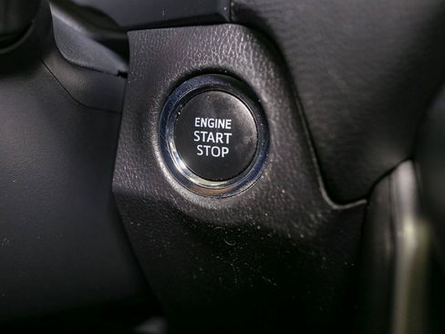 Used 2021 Toyota RAV4 XLE AWD/4WD image 26